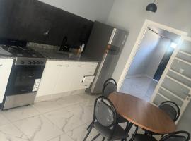 Hospedaje adha chivilcoy、チビルコイのホテル