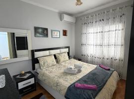 Guest house Luli Mucaj, khách sạn ở Çorovodë