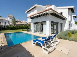 Luxury Villa with Private Pool STR1
