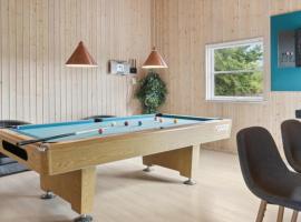 Villavilla 208 - Marielyst, Lollandfalsterm&oslash;n, готель із гідромасажними ваннами у місті B&oslash;t&oslash; By