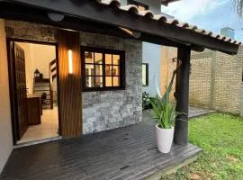 Casa na Praia da Silveira perto do centro de Garopaba