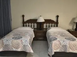 Casa 1V completa, 2 recamaras para 4 con cochera