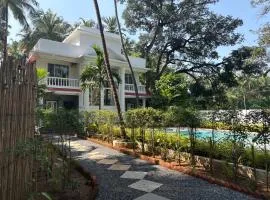 Nature's Inn Luxury Villa Morjim Goa, 4bhk and Sparkling Pool
