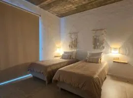 Sunset Guesthouse - Hiking & Beach