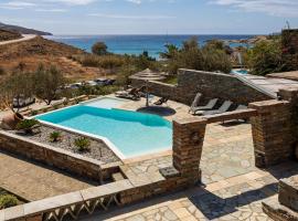 Relax Joy Villa - Easy Beach Access 150m Away, hotel in Koundouros