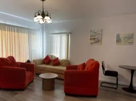 Glendale Living Room, Kitchen, Bedroom with Parking