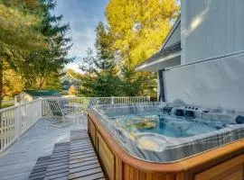 Cozy Getaway Private Hot Tub, Near Skiing!