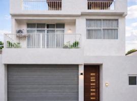 Econex House, Hotel in Wattala