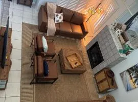 Indian Rocks shaded Retreat, walk or bike to Beach