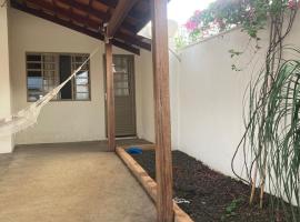 Casa com vista para Serra da Canastra，德爾菲諾波利斯的飯店