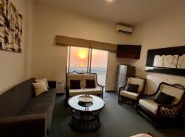 Tabarja Chalet Studio Sea & Mountain View, hotel u gradu An Nā‘ūrah