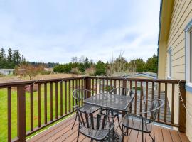 Olympic Mtn Views! Cozy Carriage House in Sequim, hotel in Sequim