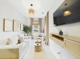 Serene 2BR Deck Fire Pit & Free Parking