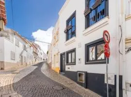 Charming 3 level house in Lagos center great balcony views and near beach