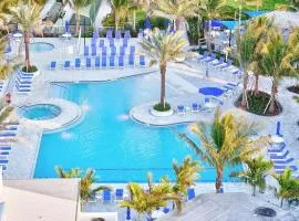 Chic Ocean Getaway - Walk to Beach, Pool & Hot Tub