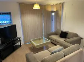 Private 2 bedroom apartment near Wolverhampton train station