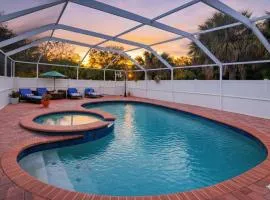 Casa Kampa, con 3 bedrooms and 3 bathrooms, offers a heated swimming pool and a heated spa at no extra cost