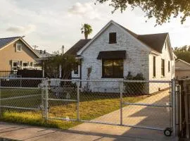 Hidden Gem Near Plaza Mall - Mi Casita McAllen