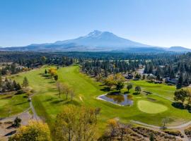 Lake Shastina Golf Resort, hotel v destinaci Weed