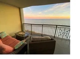 810 Kings Bounty Oceanfront 3 BR 3 BA Condo Mar Vista Grande