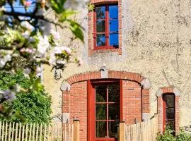 Maison rénovée à Mortagne-sur-Sèvre avec terrasse et WiFi - FR-1-426-599