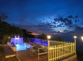 Kasauli Cabin Villa with Pool