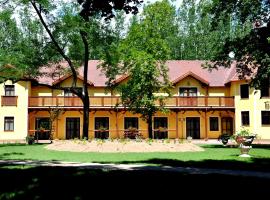 Forster Vadászkastély és Szálloda, three-star hotel in Bugyi