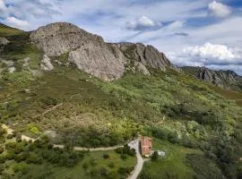 Casa de la luz-Finca la sierra Alojamiento de 4 estrellas completo en el corazón del Geoparque de 6 a 12 personas