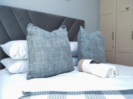 The Prestige luxe Intimate Studio at Bains Lodge, cabin nghỉ dưỡng ở Bloemfontein