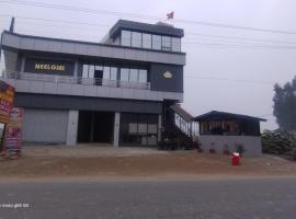 hotel Neelgiri, hotel u gradu Kichha
