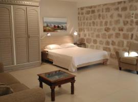 Stone House Petra, hotel i Perast