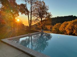 Les goûts et les couleurs, khách sạn ở Cucuron