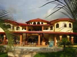 3BR, Spectacular Jungle Villa w Waterfalls & Toucans, viešbutis mieste Barú