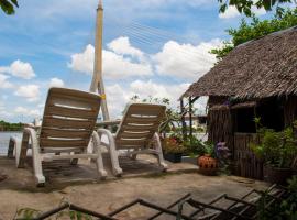 New Phiman Riverview Guesthouse, nhà khách ở Bangkok