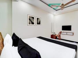 Super Hotel O Swagatam Hotel، فندق في Khāpri