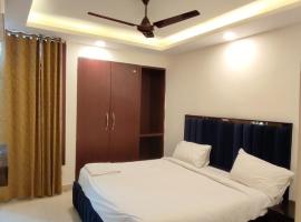 Sri Mahal Banquet And Resort, hotel a Jāmb