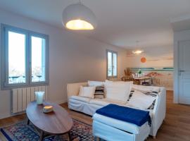 Ty Yseult - Maison Bretonne avec Jardin, hotel i Locronan