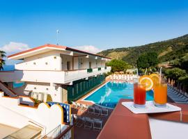 Hotel Santa Lucia, hotell i Parghelia