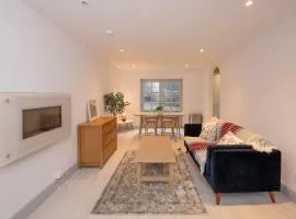 Charming 2-Bed House - 15 Mins Drive to Cork City Centre