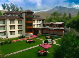Highland Mountain Resort & Spa Kargil, hotel en Kargil