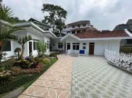 OYO LIFE 92844 Penginapan Cibodas