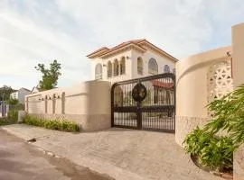 Doris's Home - villa 500m2, 5 bedrooms, swimming pool, BBQ outdoor