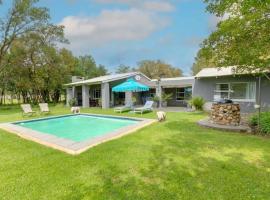 Vaal River House @ Lochvaal โรงแรมในVanderbijlpark