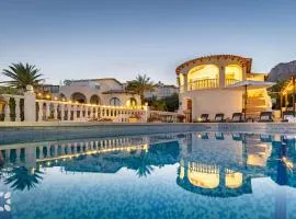 Villa Puerto Blanco by Abahana Villas