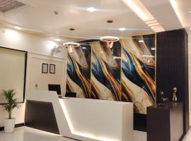 Status Club โรงแรมในHardoī