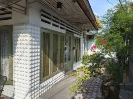 House Of Manan - Homey Syariah Bed&Breakfast