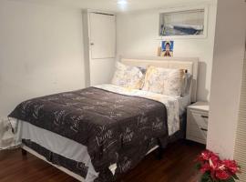 Cozy Studio, hotell i Elmont