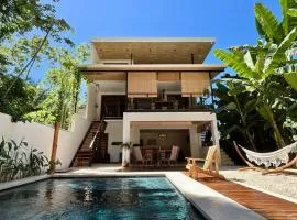 Casa Joy - 3 Apartment Villa in the Hills of Santa Teresa