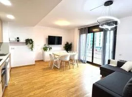 Sunny apartment in the Olympic area by Prestigi