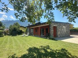 Lucky Luke's house Valtellina e lago di Como, hótel í Dubino